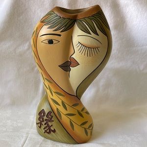 Rare vintage Da Jing Tao Yi Pottery Decor two faces blossom heart pattern Vase